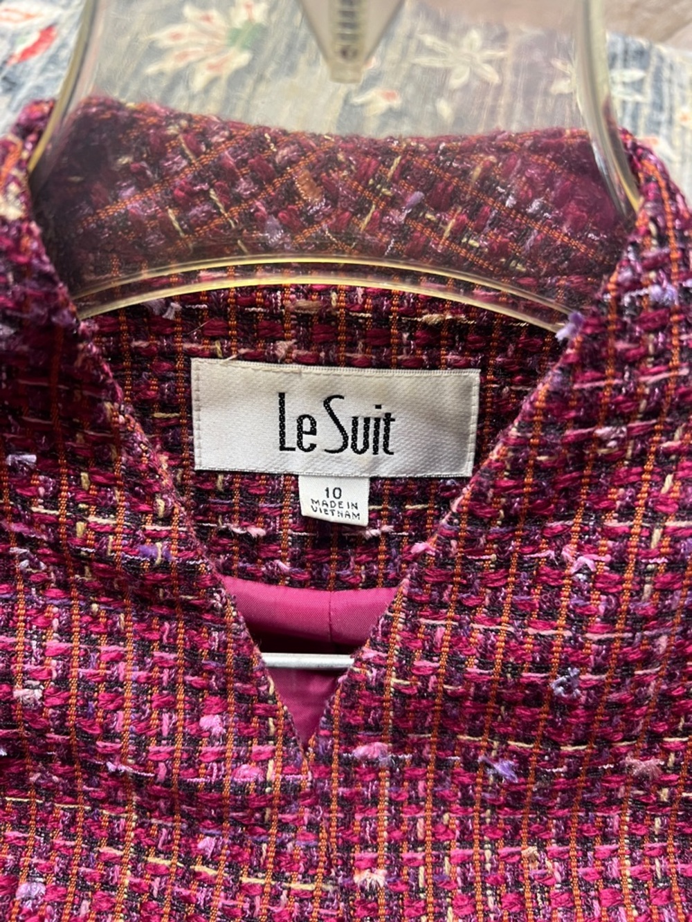 Le Suit Women's Burgundy Tweed Jacket Skirt Set - Picture 5 of 13